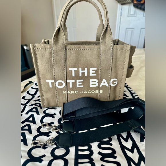 Marc Jacobs Small Traveller Canvas Tote Bag - Picture 12 of 16